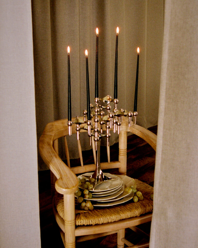 taper-candles-in-black