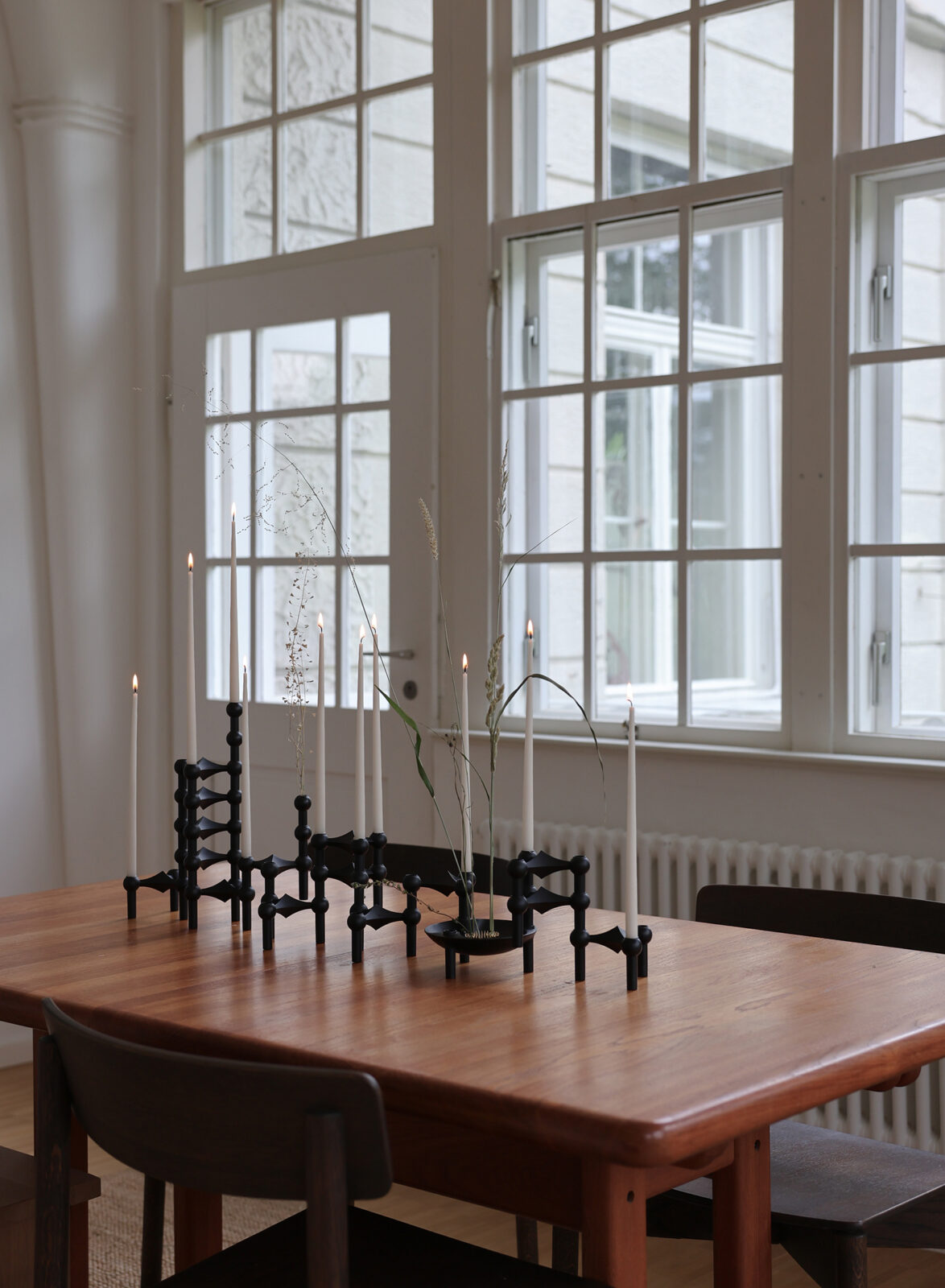 stoff nagel candle holder sculpture