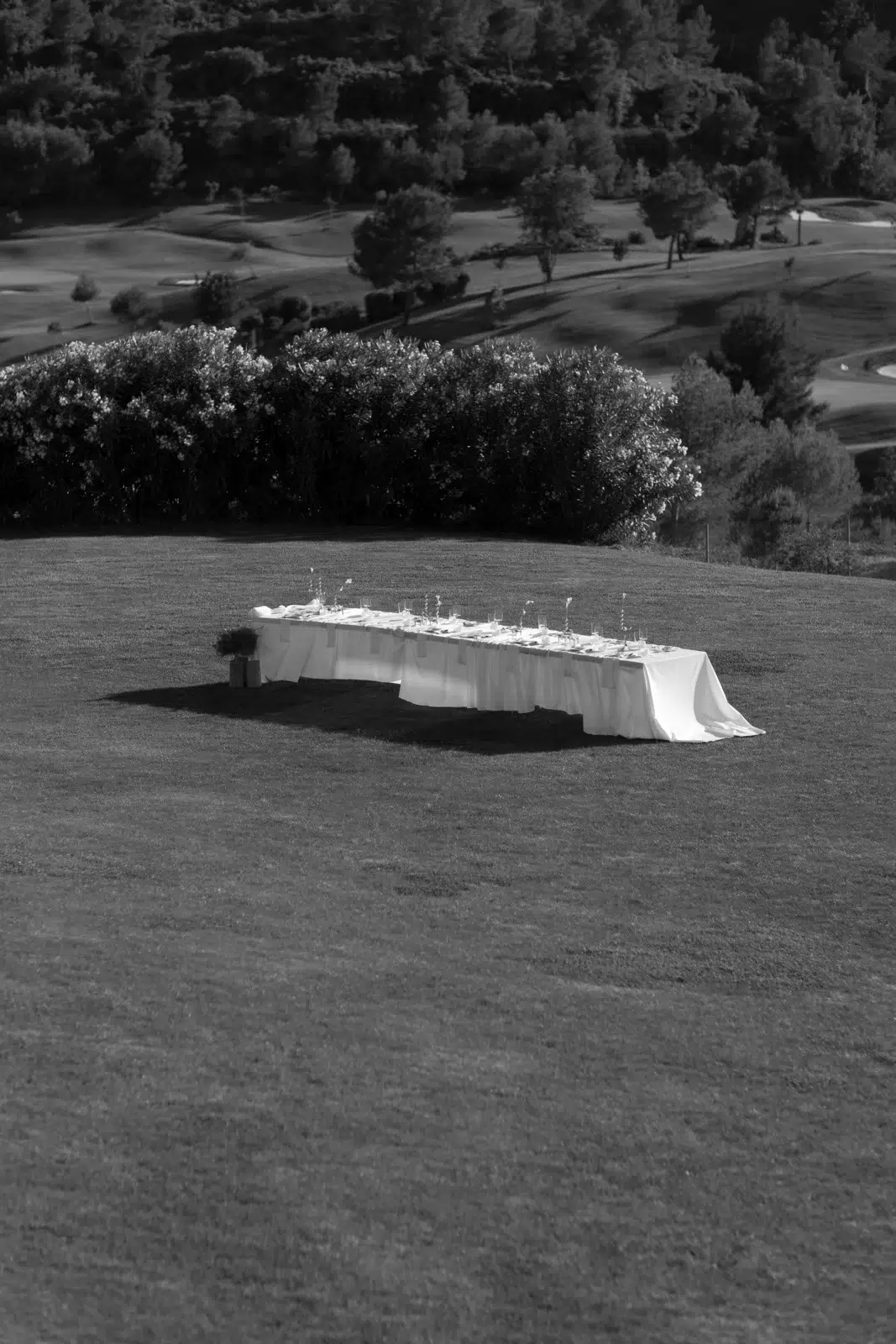 wedding table setting with stoff nagel candle holders