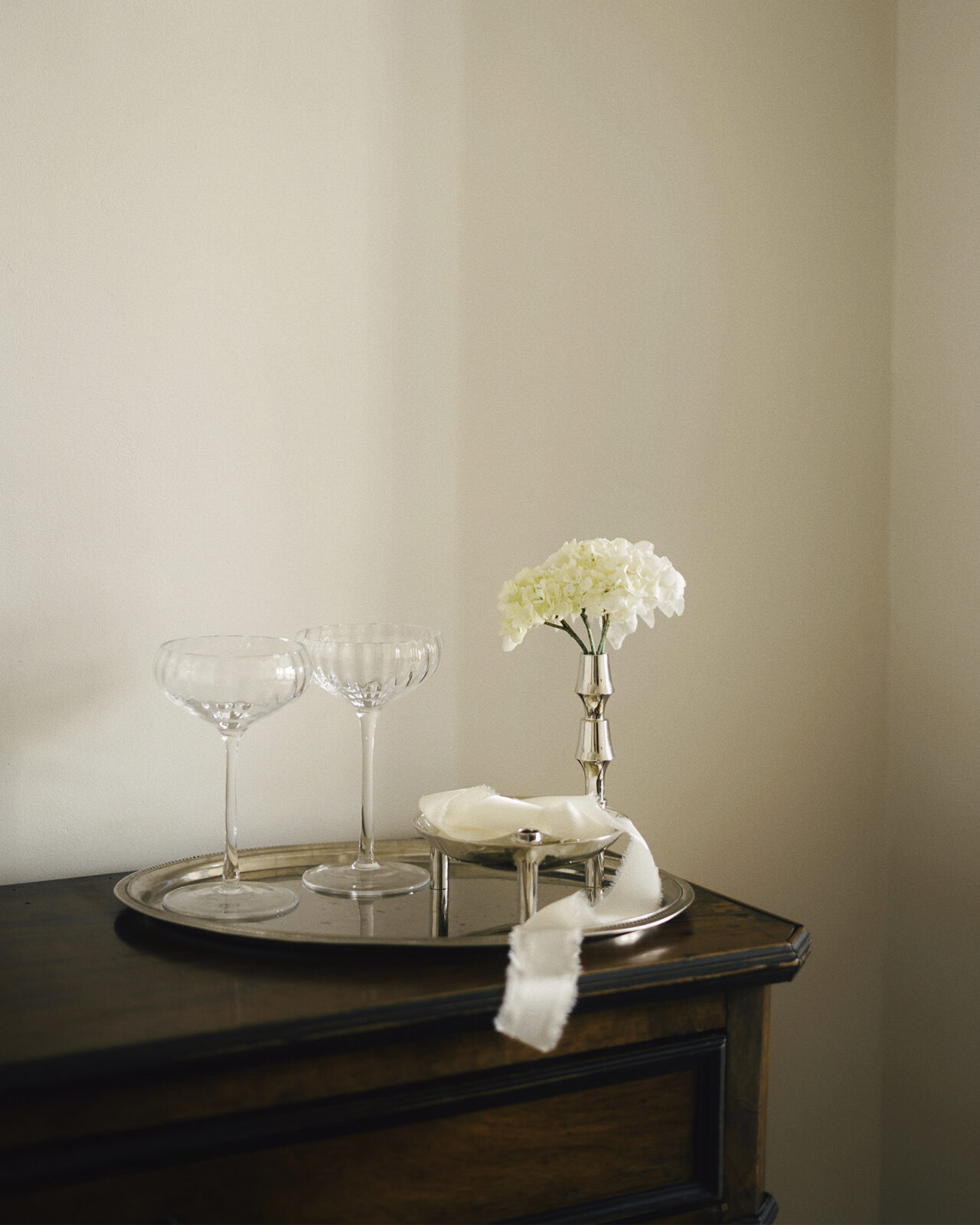 Charlotte King wedding styling with stoff nagel
