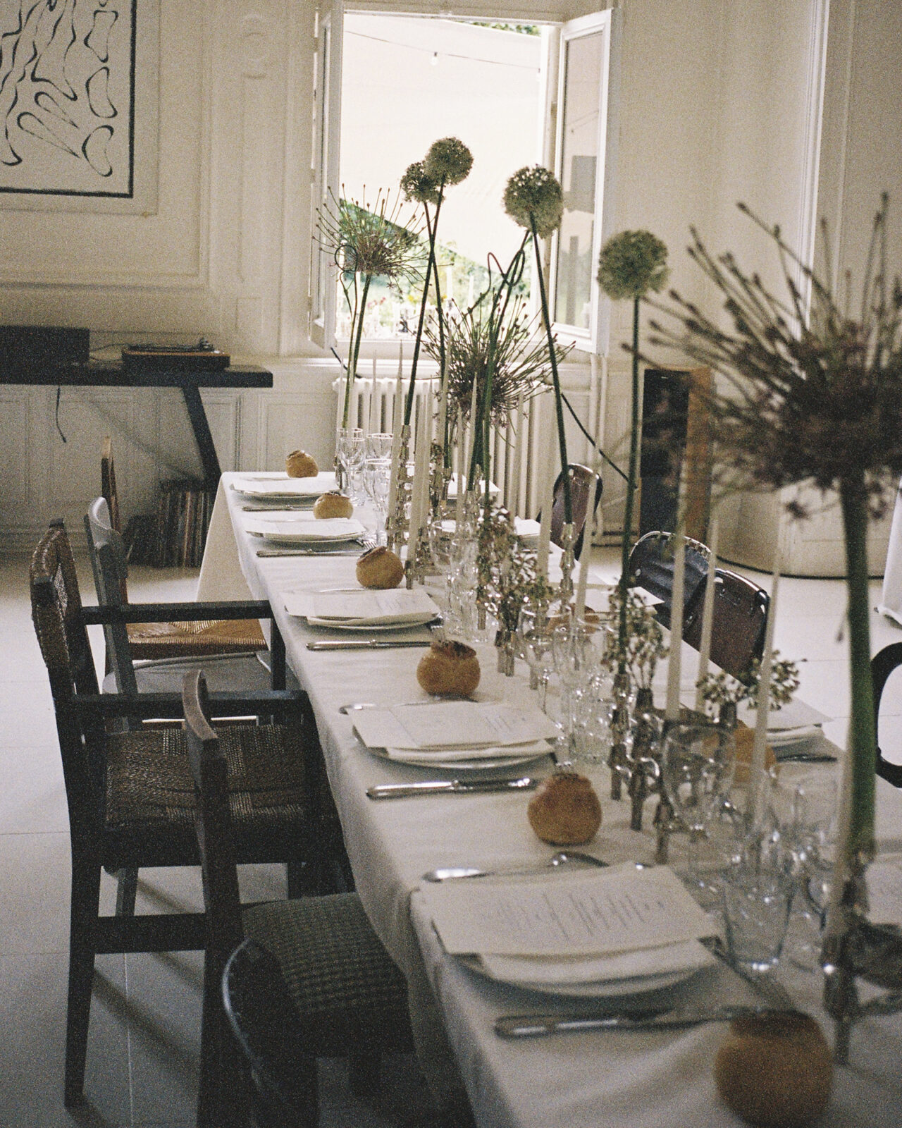 laszlo badet wedding table featuring stoff nagel candle holders